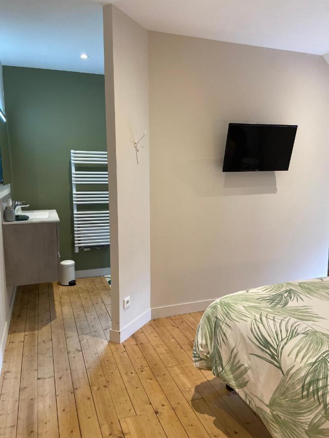 Au Fil De L'O Bed & Breakfast Bisseuil Exterior photo